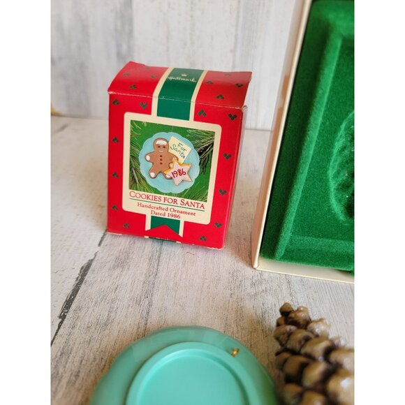 Hallmark vintage gingerbread man plate pine cone ornament Xmas set - Picture 7 of 7